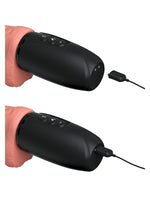 Nærbilde av det svarte elektroniske håndtaket i to vinkler – ladeport og magnetisk USB-ladekabel tilkoblet mot hvit bakgrunn.