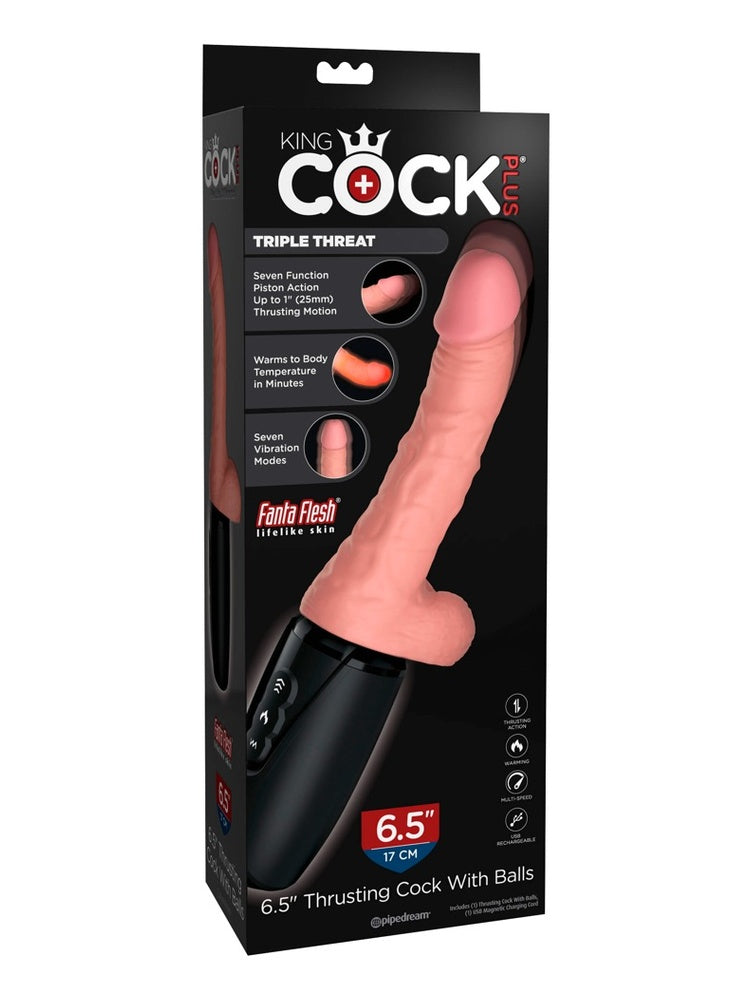 King Cock Plus Triple Threat i originalemballasje – svart eske med produktbilde og funksjonsbeskrivelser: 7 thrusting, warms to body temperature, 7 vibration modes, Fanta Flesh, 6,5” / 17 cm.