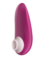 Womanizer Starlet 3 klitorisstimulator sett forfra, med kompakt dråpeform i rosa silikon og hvitt stimulatorhode.