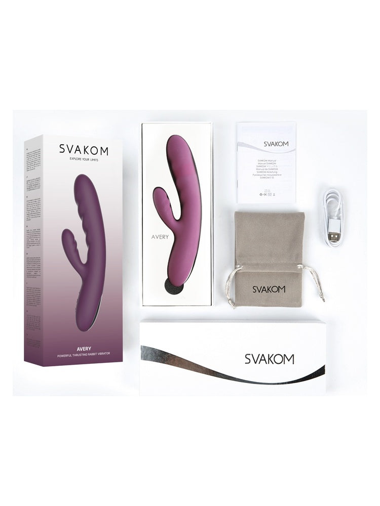 Innhold i pakken: Svakom Avery, oppbevaringspose, USB-ladekabel, bruksanvisning og eske.