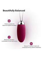 Svakom Elva Vibrerende Egg Plomme – infografikk “Beautifully Balanced” med bølgelinjer rundt egget og ikoner for symmetri, bærbarhet samt 5 vibrasjonsmoduser og 5 intensitetsnivåer.