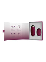 Svakom Elva Vibrerende Egg Plomme – front av produkteske med hvit/rosa gradient, produktnavn “ELVA – Bullet Vibrator with Remote Control”, Svakom-logo og produktbilde.
