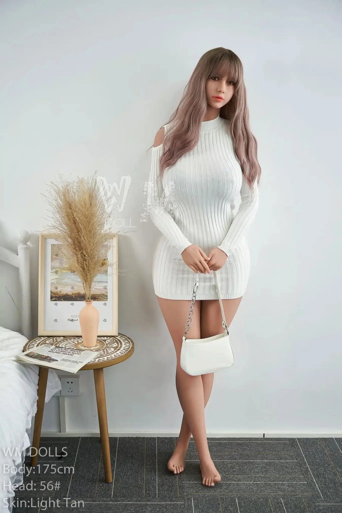 Cicilie. Realistisk sexdukke. 175 cm høy og veier 56 kg. Komplett med lyd og varmeutstyr. Flere tilpasninger. Oral, vaginal og anal åpning.