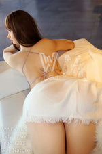 Asia. Realistisk sexdukke. 175 cm høy og veier 56 kg. Komplett med lyd og varmeutstyr. Flere tilpasninger. Oral, vaginal og anal åpning.