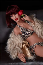 Mia Shemale. Realistisk sexdukke. 155 cm høy og veier 30 kg. Flere tilpasninger er mulig. Oral, vaginal og anal åpning.