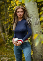 Holly. Realistisk sexdukke. 165 cm høy og veier 30 kg. Komplett med lyd og varmeutstyr. Flere tilpasninger. Oral, vaginal og anal åpning.