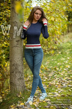 Holly. Realistisk sexdukke. 165 cm høy og veier 30 kg. Komplett med lyd og varmeutstyr. Flere tilpasninger. Oral, vaginal og anal åpning.