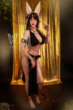 Tess. Realistisk sexdukke. 166 cm høy og veier 33 kg. Komplett med lyd og varmeutstyr. Tilpasninger er mulig. Oral, vaginal og anal åpning.