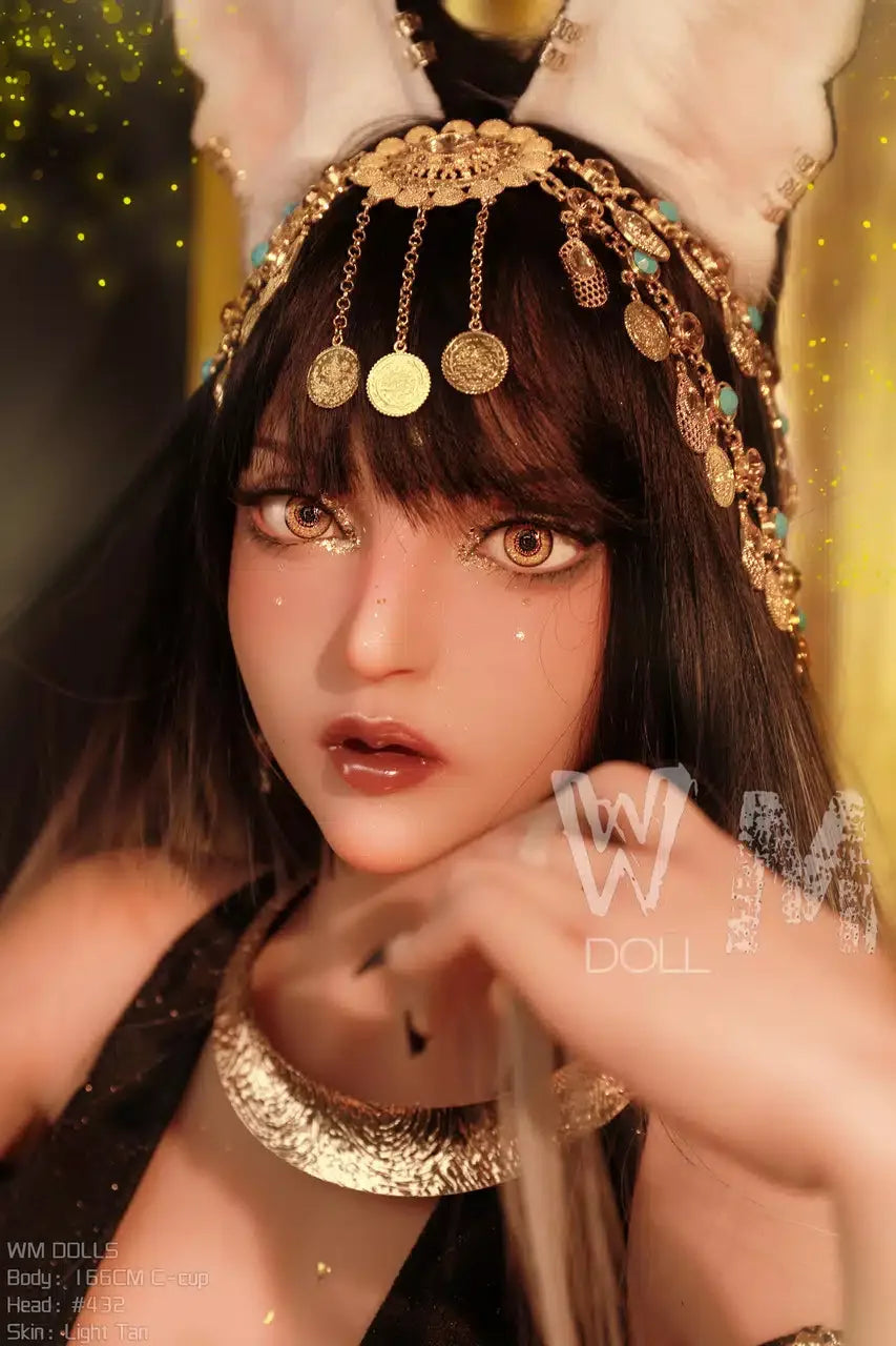 Tess. Realistisk sexdukke. 166 cm høy og veier 33 kg. Komplett med lyd og varmeutstyr. Tilpasninger er mulig. Oral, vaginal og anal åpning.