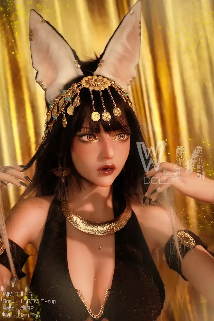 Tess. Realistisk sexdukke. 166 cm høy og veier 33 kg. Komplett med lyd og varmeutstyr. Tilpasninger er mulig. Oral, vaginal og anal åpning.