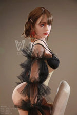 Ciara. Realistisk sexdukke. 164 cm høy og veier 33 kg. Komplett med lyd og varmeutstyr. Tilpasninger er mulig. Oral, vaginal og anal åpning.