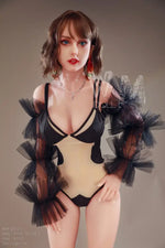 Ciara. Realistisk sexdukke. 164 cm høy og veier 33 kg. Komplett med lyd og varmeutstyr. Tilpasninger er mulig. Oral, vaginal og anal åpning.