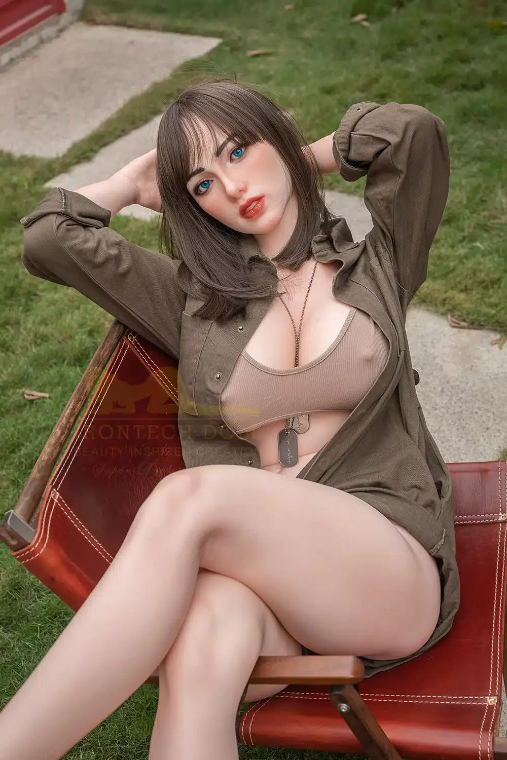 Sydney. Realistisk sexdukke. 159 cm høy og veier 45 kg. Komplett med lyd og varmeutstyr. Tilpasninger er mulig. Oral, vaginal og anal åpning.