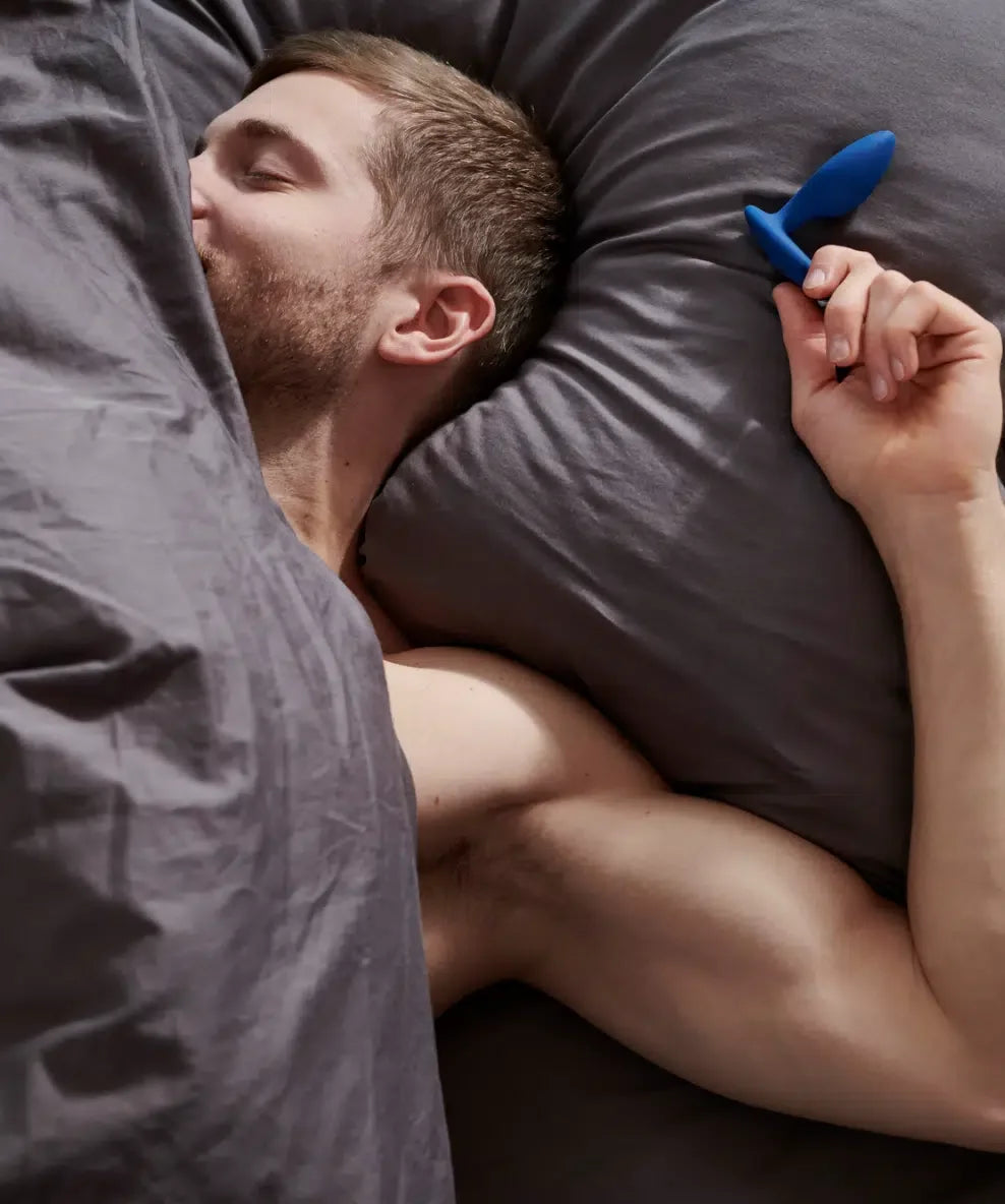 We-Vibe Ditto Vibrerende Buttplug Blå. Opplev intens nytelse, høy kvalitet og presis stimulering med We-Vibe Ditto. Fjernkontroll medfølger. Unisex.