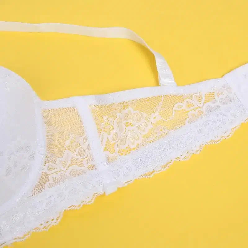 Minimalistisk og elegant bh med perfekt støtte - hvit