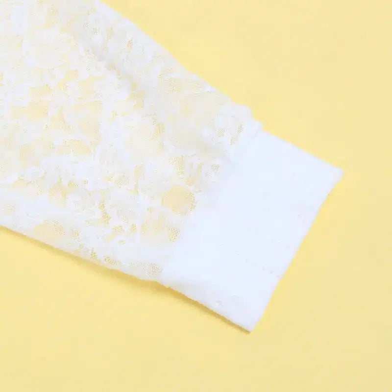 Elegant Langermet Mesh Bodysuit med Blonder - hvit