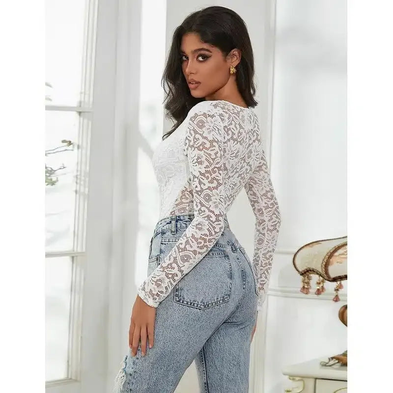 Sexy Blonder Bodysuit med V-hals - hvit