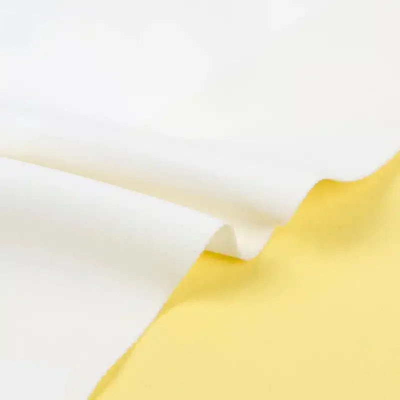 Sømløs Ice Silk String med Hjerteformede Dekorasjoner - hvit