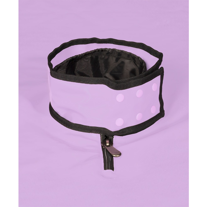 Lilla justerbar krage i glansmateriale med glidelås og knapper, erotisk tilbehør.