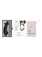 Innhold i pakken: Womanizer Next, ekstra stimulatorhode, USB-ladekabel, oppbevaringspose, quick start guide og kort.