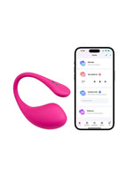 Lovense Lush 3 ved siden av smarttelefon som viser Lovense Remote-appen med funksjoner som Remote, My Patterns, Control Link og Patterns.