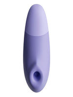 Womanizer Enhance i lilla, sett forfra med ergonomisk form.