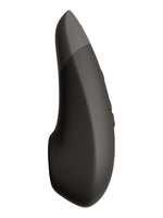 Womanizer Enhance i sort, sideprofil med kontrollknapper og logo.
