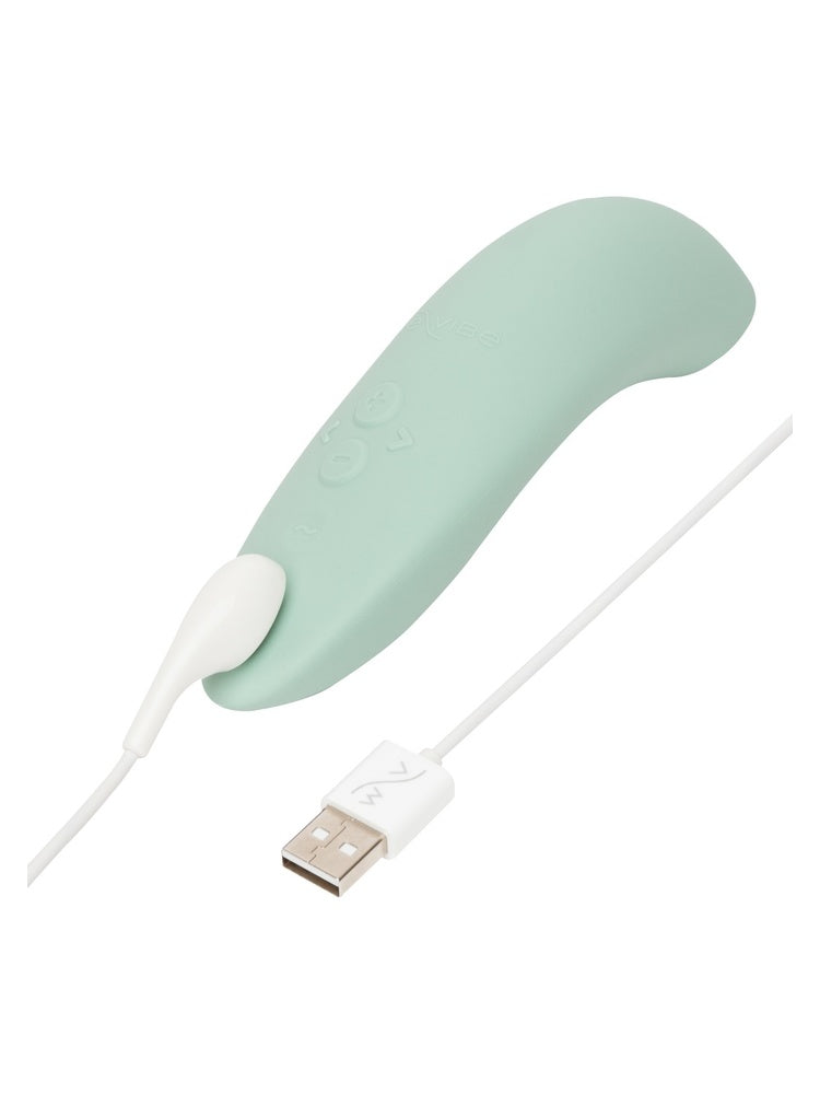 We-Vibe Melt 2 med USB-ladekabel tilkoblet.