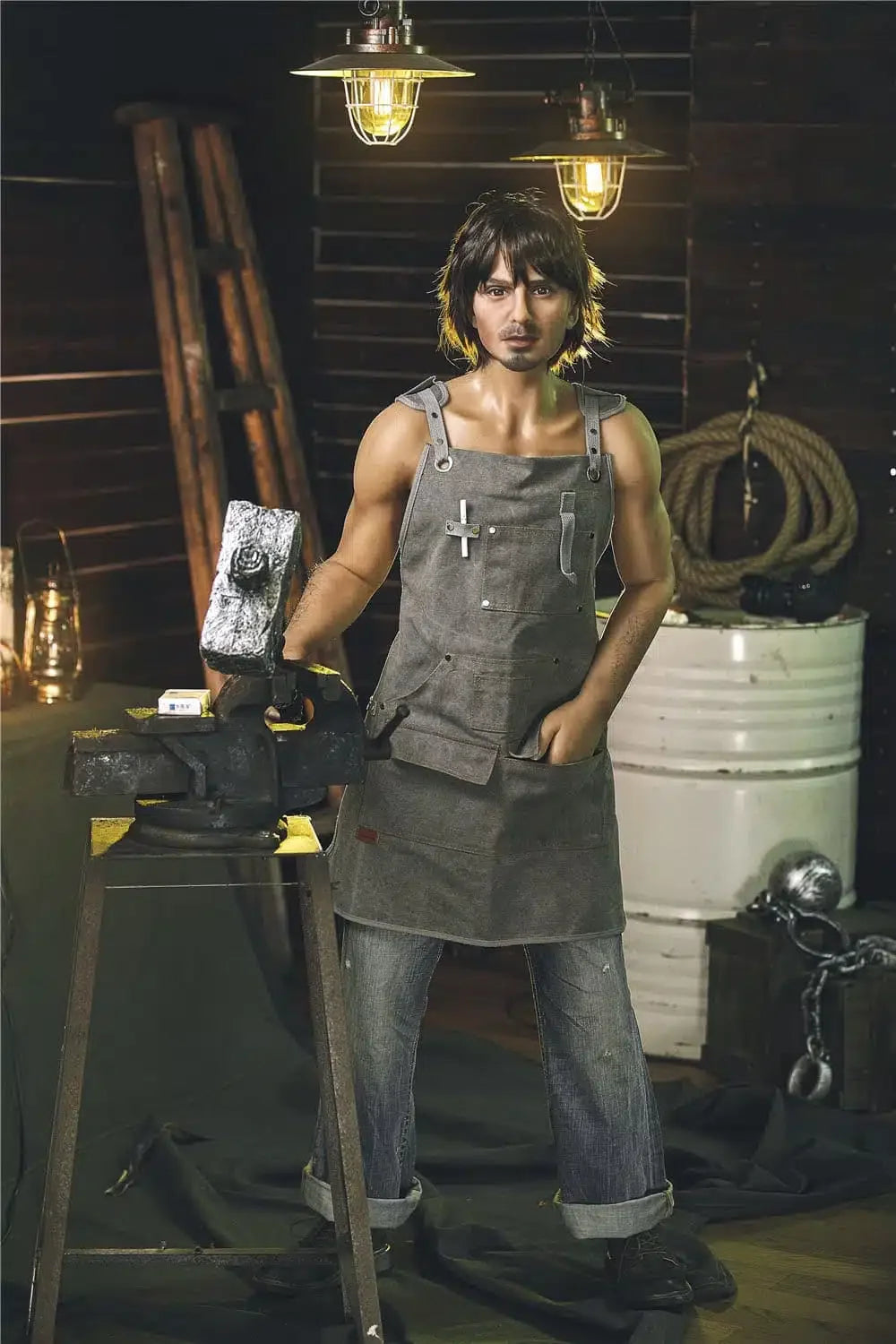 Filip. Realistisk mannlig sexdukke i silikon. 162 cm høy og veier 38 kg.