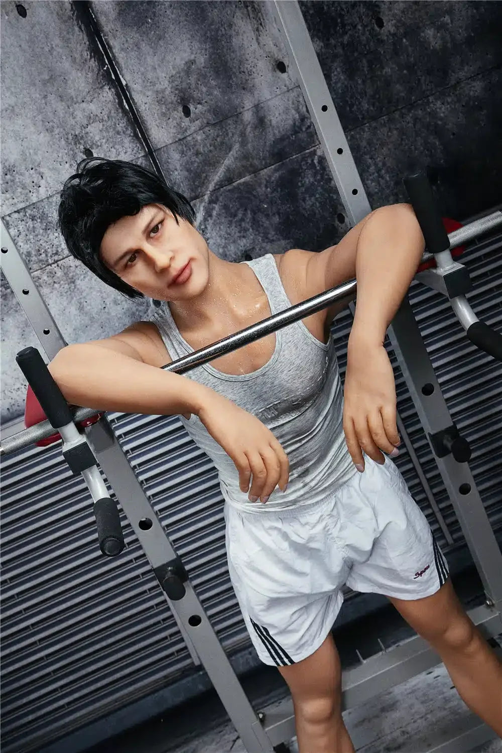 Emil. Realistisk mannlig sexdukke i silikon. 162 cm høy og veier 38 kg.