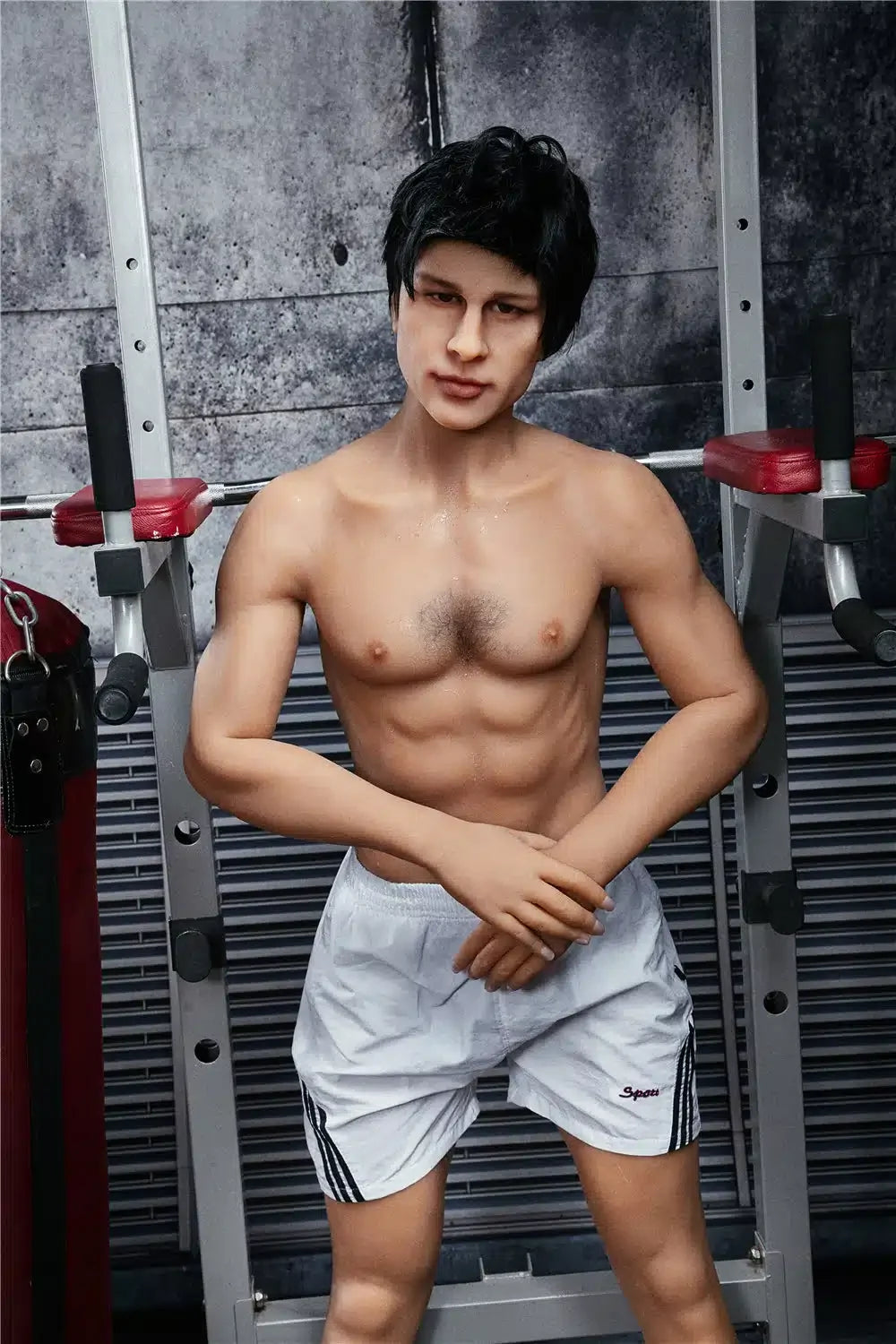 Emil. Realistisk mannlig sexdukke i silikon. 162 cm høy og veier 38 kg.