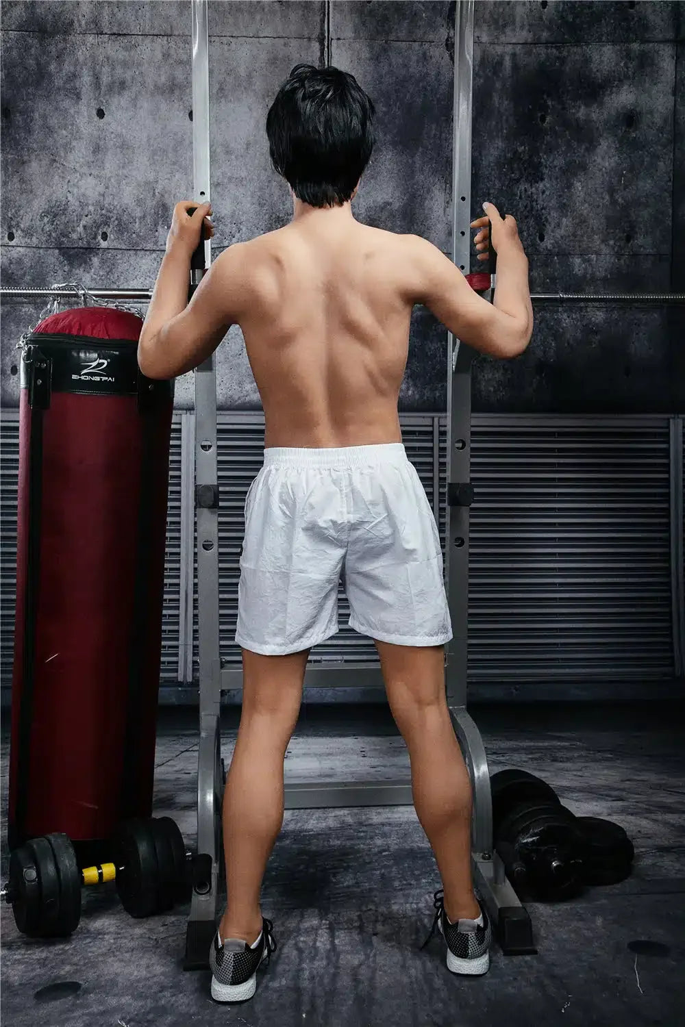 Emil. Realistisk mannlig sexdukke i silikon. 162 cm høy og veier 38 kg.