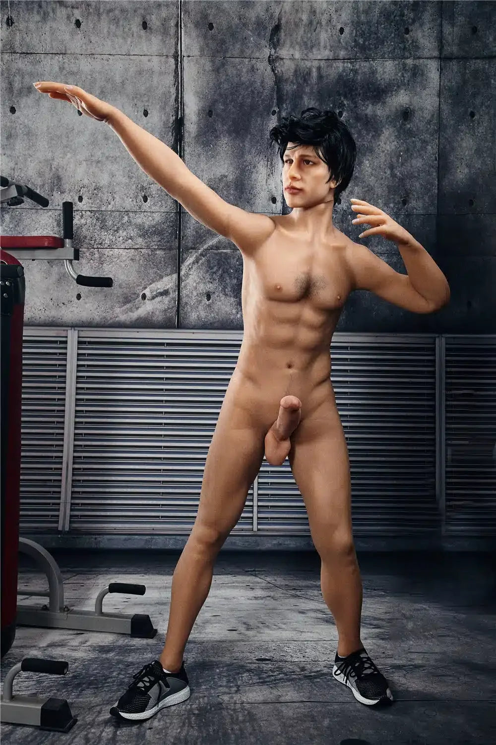 Emil. Realistisk mannlig sexdukke i silikon. 162 cm høy og veier 38 kg.