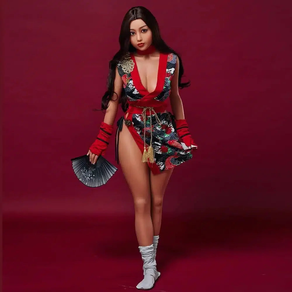 Saya. Realistisk sexdukke. 153 cm høy og veier 37 kg. Tilpasninger er mulig. Diskré levering. Trygg betaling. Garantert 100% anonymitet.