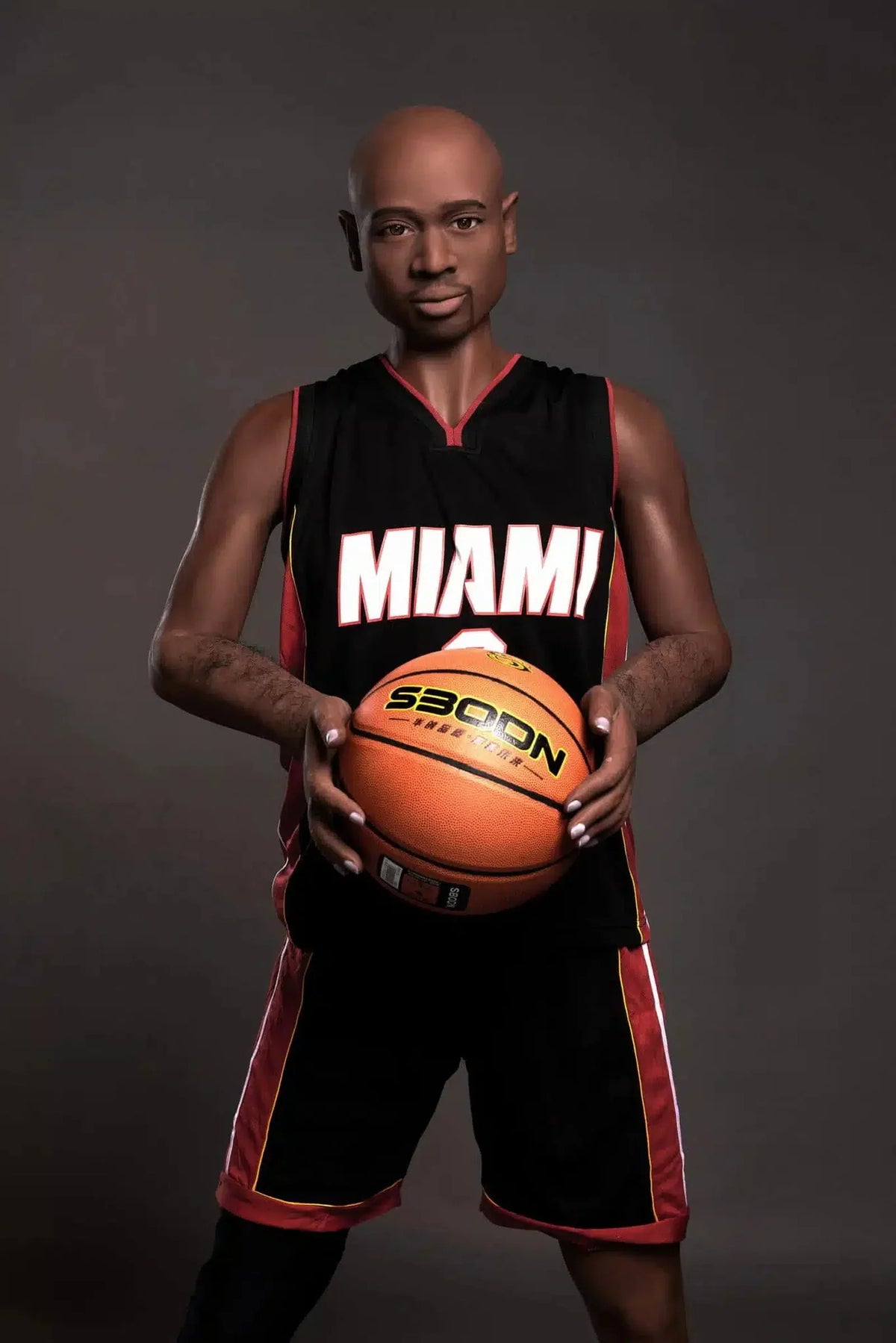 Jonas. Realistisk mannlig sexdukke i TPE. 175 cm høy og veier 50 kg. Diskré levering. Trygg betaling. Garantert 100% anonymitet.