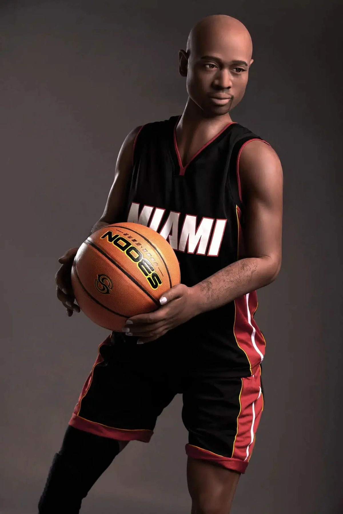 Jonas. Realistisk mannlig sexdukke i TPE. 175 cm høy og veier 50 kg. Diskré levering. Trygg betaling. Garantert 100% anonymitet.