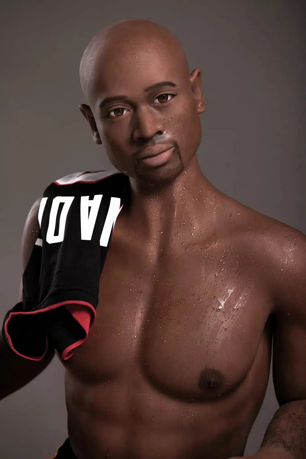 Jonas. Realistisk mannlig sexdukke i TPE. 175 cm høy og veier 50 kg. Diskré levering. Trygg betaling. Garantert 100% anonymitet.