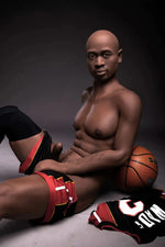 Jonas. Realistisk mannlig sexdukke i TPE. 175 cm høy og veier 50 kg. Diskré levering. Trygg betaling. Garantert 100% anonymitet.