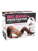Emballasje for Big Bang Penetrator – The Ultimate Fucking Machine. Hvit og svart eske med rosa produktnavn, produktbilde og spesifikasjoner: opptil 150 støt per minutt, slaglengde opptil 8 cm og dobbel funksjon.