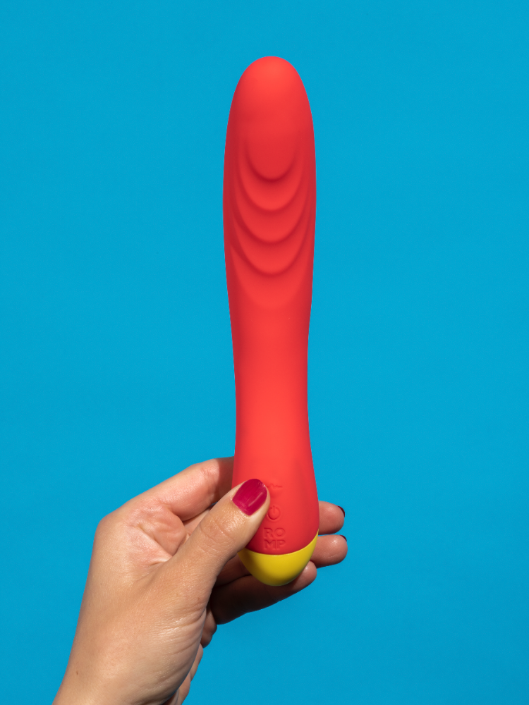 ROMP - Hype G-punktvibrator i hånd som viser fleksibel form