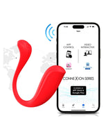 Svakom Phoenix Neo 2 koblet til smarttelefon via SVAKOM-appen, viser appstyring og videointeraktiv funksjon