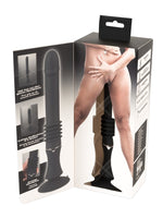 Emballasje for You2Toys Portable Fucking Machine, både bakside og forside. Svart eske med produktbilder og beskrivelse: sugekopp for glatte overflater, 3 thrusting-hastigheter og myk overflate.