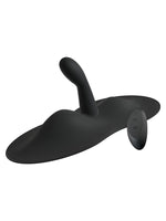 You2Toys Vibepad 3 ridepute i svart silikon, sett skrått med buet G-punktstimulator og trådløs fjernkontroll med tre knapper.