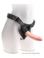 King Cock Plus 8" Triple Density – dildo brukt i strap-on-sele (selen selges separat)
